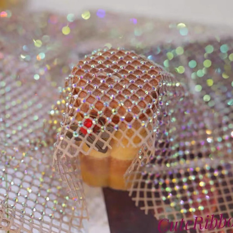 ผ้าตาข่ายยืดหยุ่นประดับคริสตัล - Crystal Mesh Fabric บทวิจารณ์และราคา